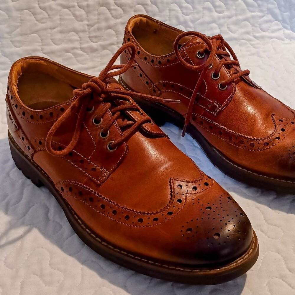 Clarks Tan/Brown Wingtip Shoes